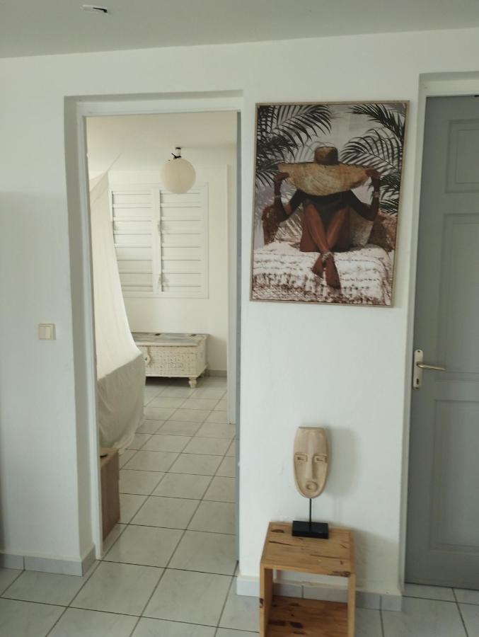 Bas De Villa Vue Mer Avec Deux Chambres Grand-Bourg  Exteriör bild